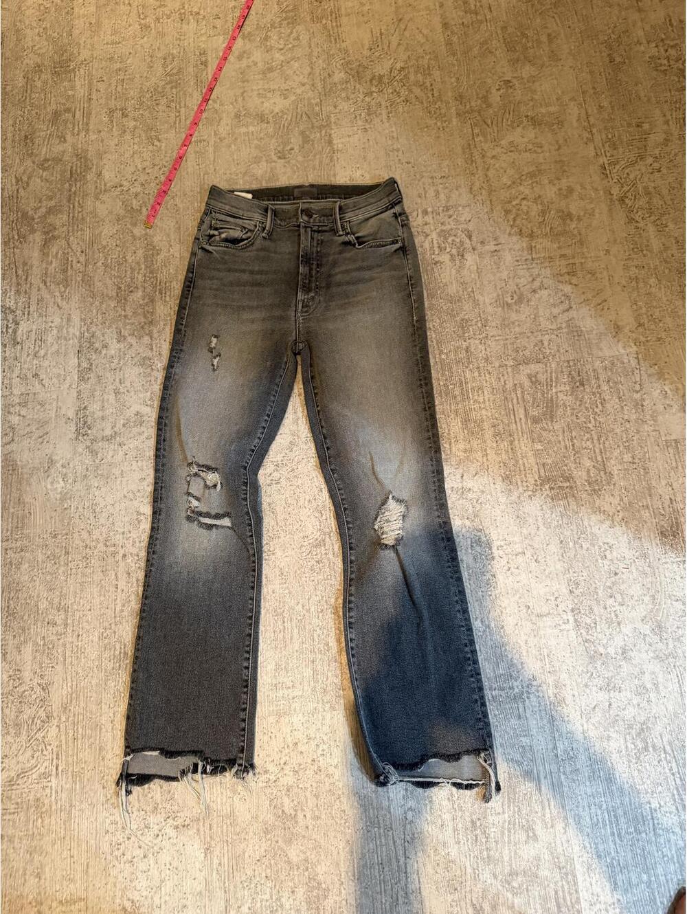 NWOT Mother Denim Insider Crop Step Chew Jean scene of the crime distressed 26